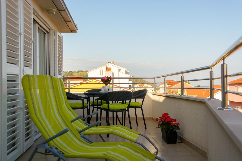 Apartments Topli Bok Trogir Exterior foto