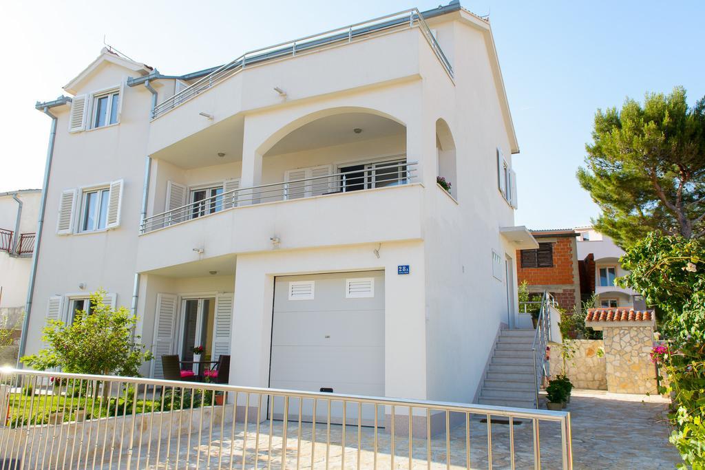 Apartments Topli Bok Trogir Exterior foto